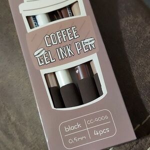Set of 4 Black Gel Pens